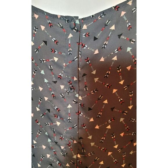 Torrid Arrow Abbey Georgette Button Back Blouse - Size 2 - Picture 7 of 9